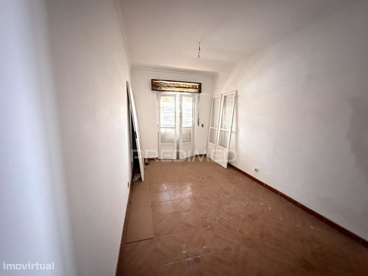 2 Prédios em Santa Iria da Azoia - Grande imagem: 4/40