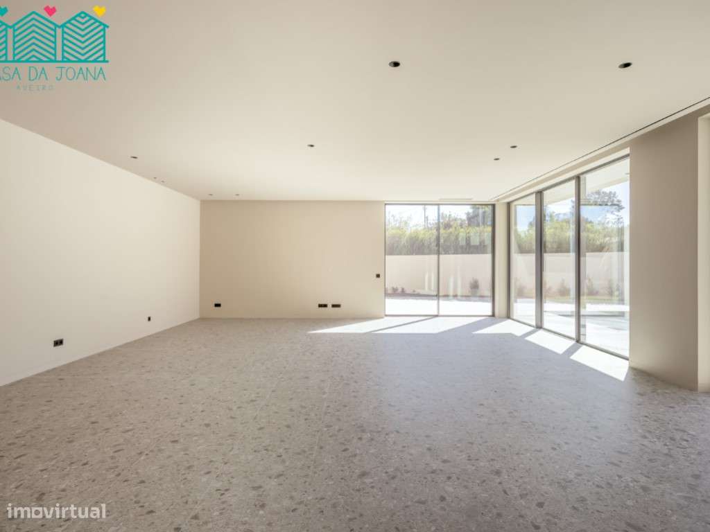 Moradia T5+1 com Piscina em Cascais-6