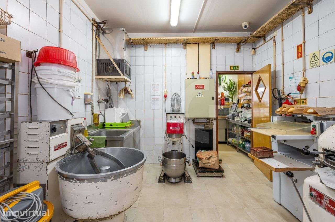 Trespasse De Pão-Quente - Confeitaria nos Altos - Maia-23