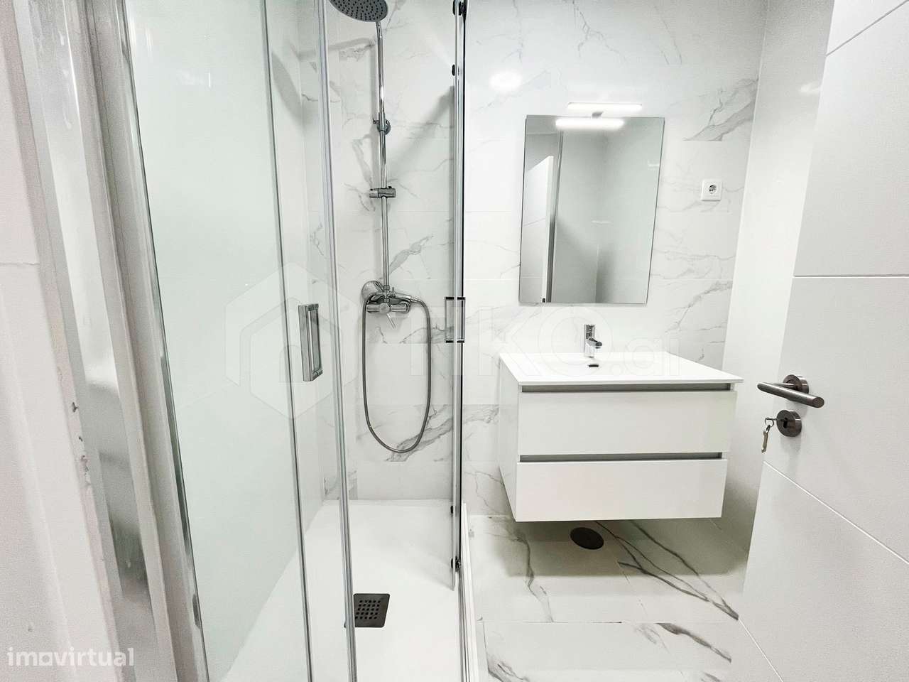 T1 Totalmente remodelado na Amadora – Pronto a habitar | Excelente loc-7
