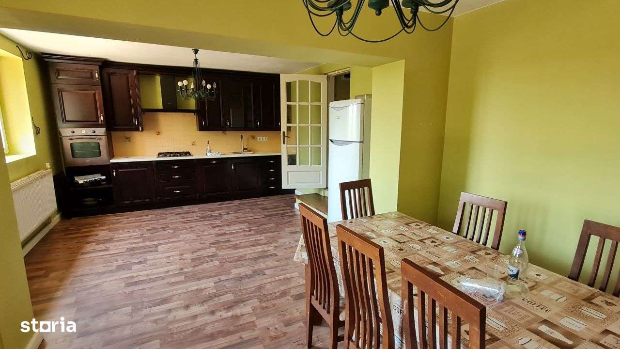 Vand vila situata in zona centrala-10