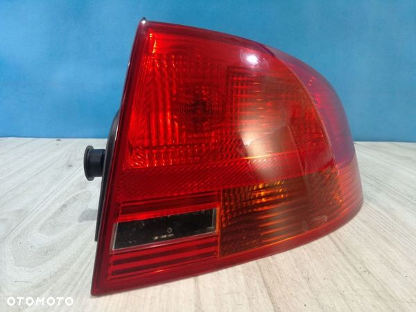 Audi A4 B7 04/08 lampa reflektor prawa tył sedan - 1