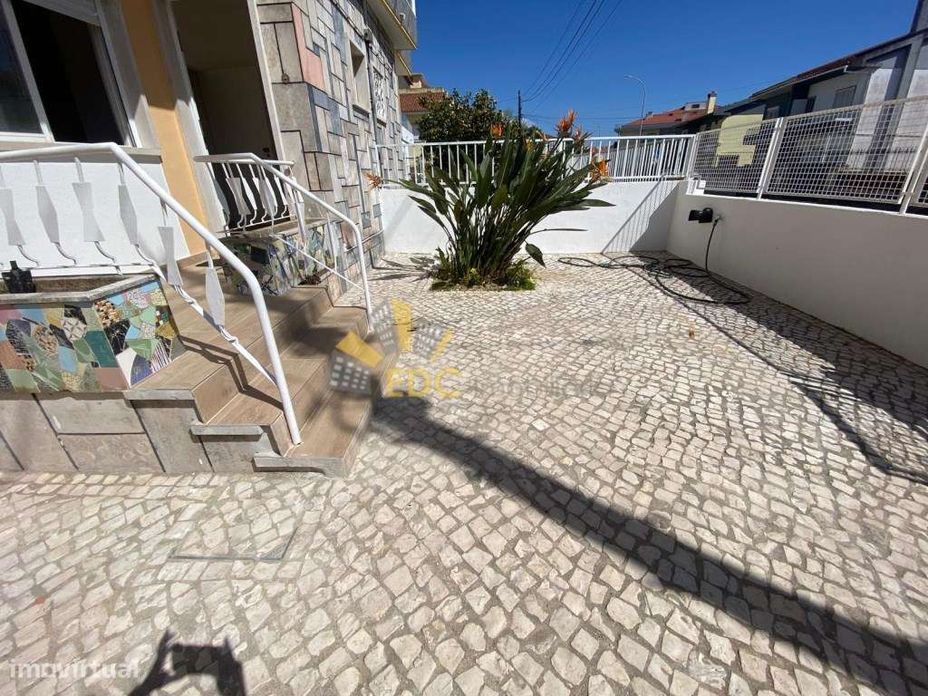 Moradia T3 - Remodelada com 2 frentes no centro de Mem Martins | Nã...-36