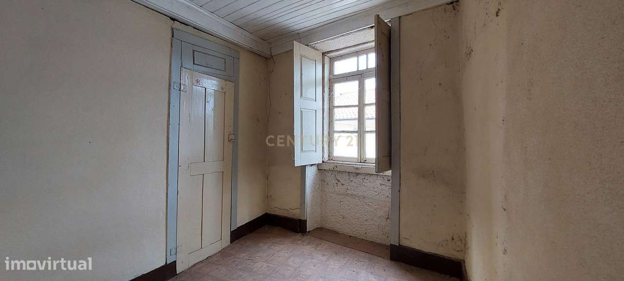 Casa Rústica em Moimenta da Beira com Jardim e Adega - Grande imagem: 4/28