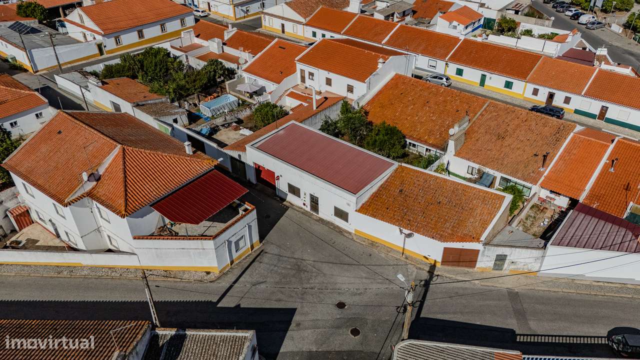 Moradia com Quintal e Garagem à Venda em Viana do Alentejo-33
