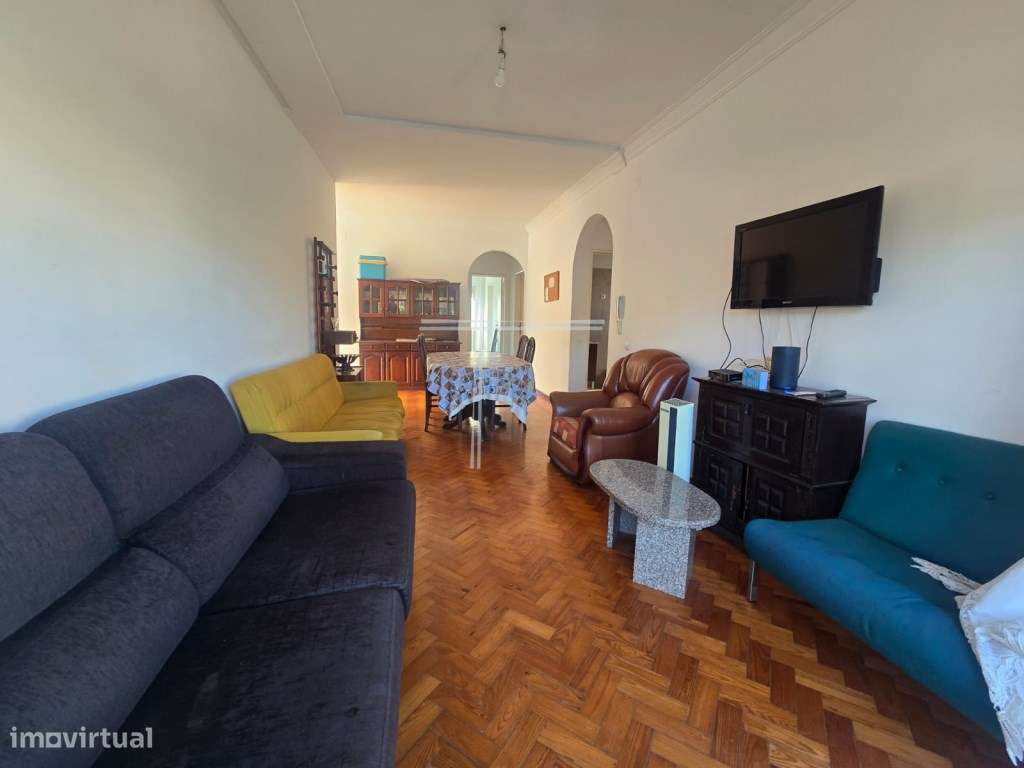 Moradia isolada T4, com 2 pisos e sótão. Anexo e garagem na zona ex... - Grande imagem: 5/39