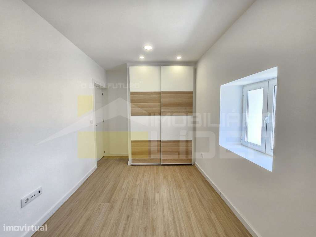 Moradia T4 na Freixofeira a 5 minutos da Freiria. 
Espaço, confort...-25