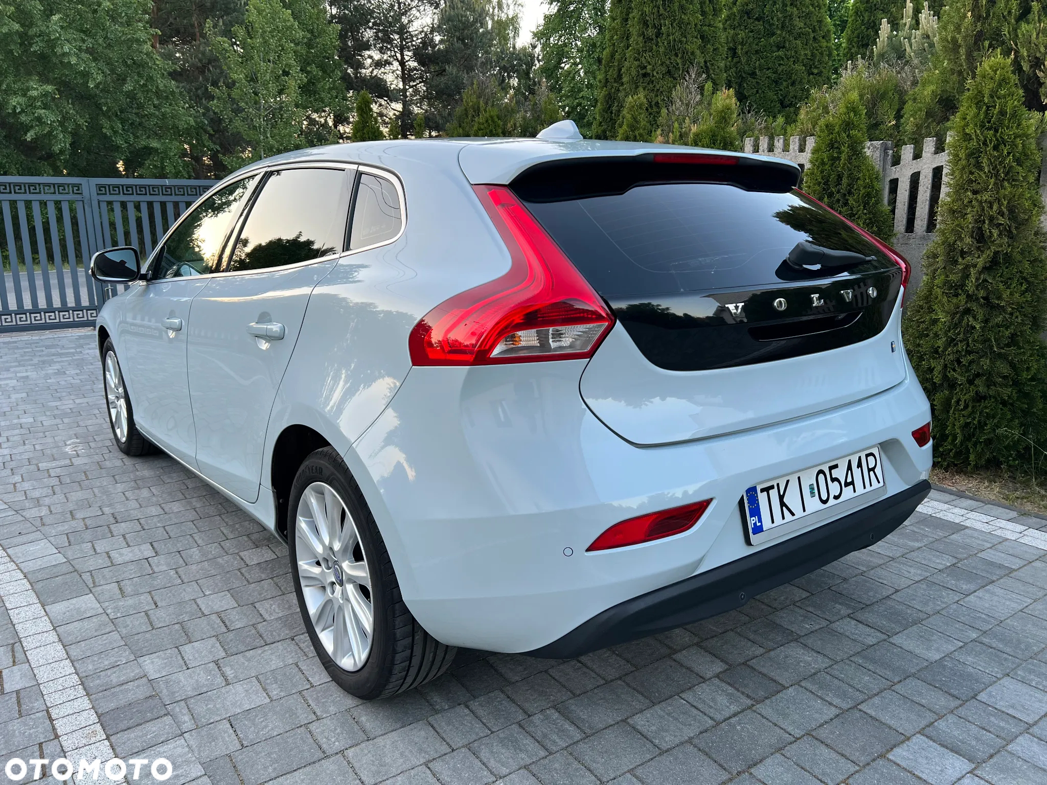 Volvo V40 CC D2 Momentum - 8