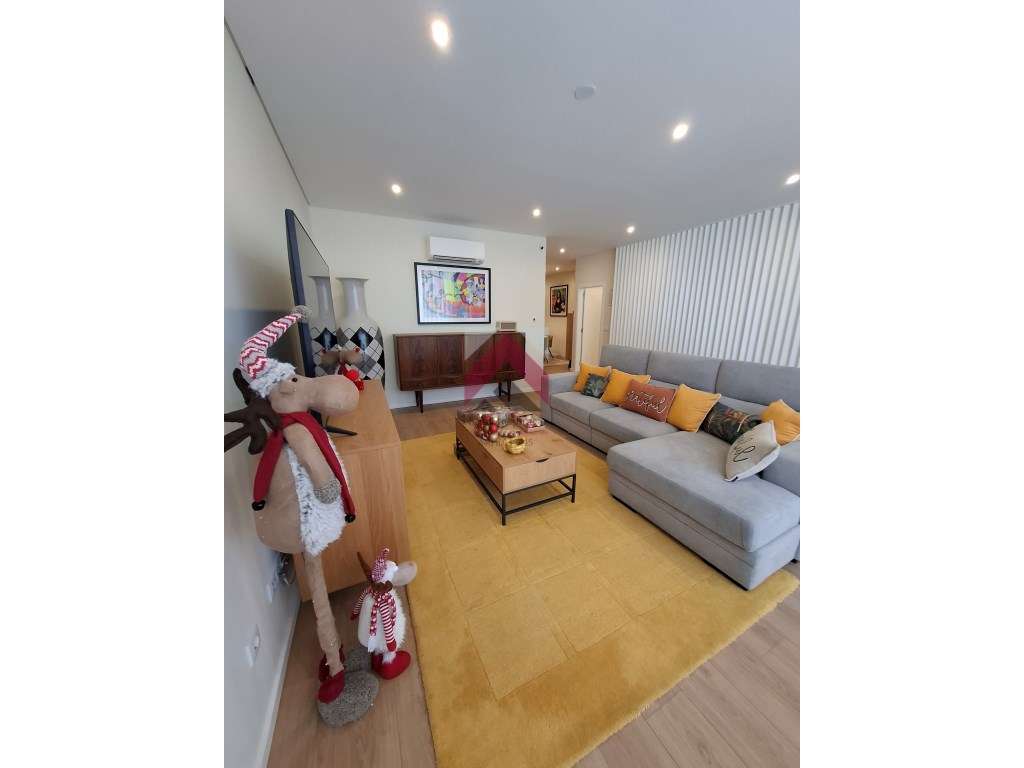 Moradia T3+1 Moderna luxuosa em Cacia-7