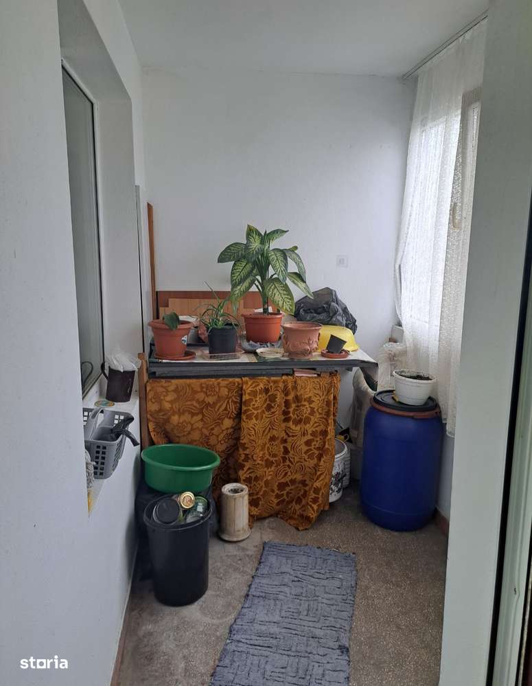 Apartament cu 4 camere, balcon și lift în Rahova-7