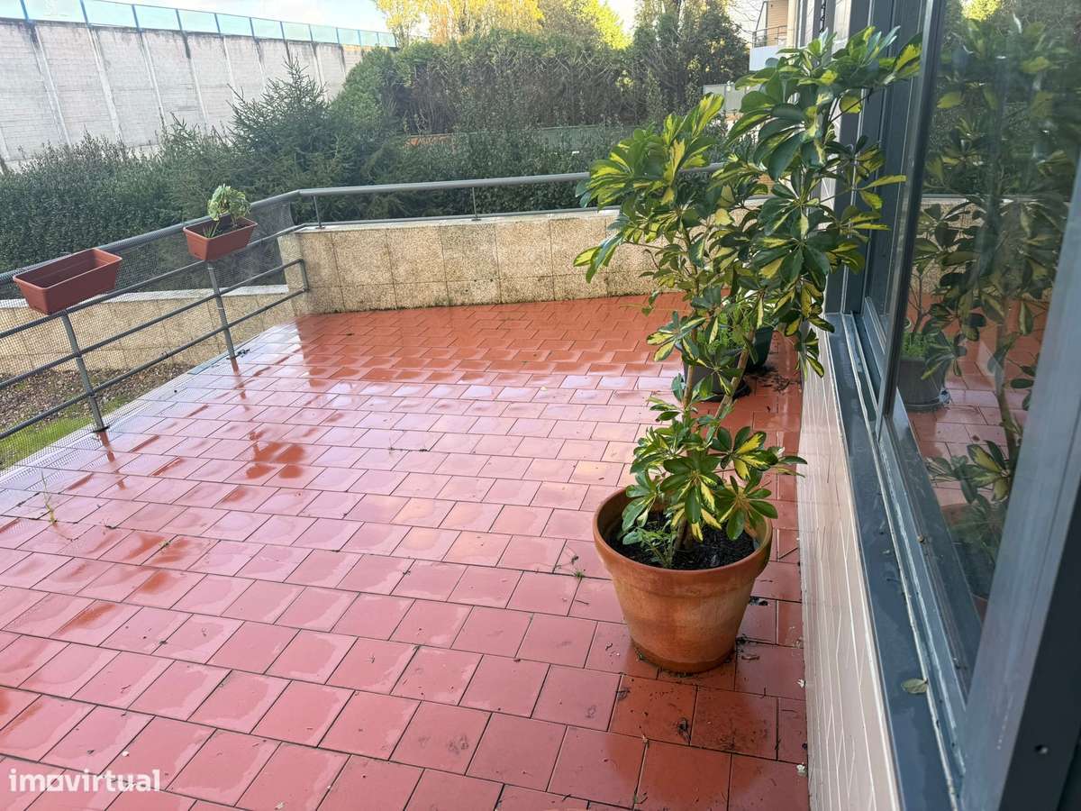 T3 com Terraço+box Urb dos Altos Maia-3