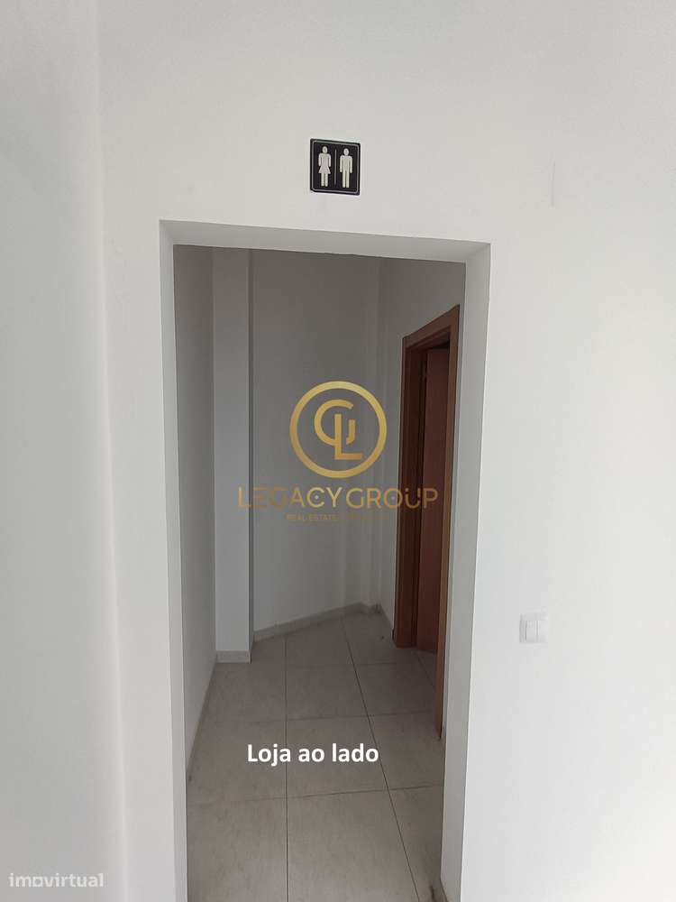 Oportunidade de loja à venda na Rua Professora Maria José Correia,...-11