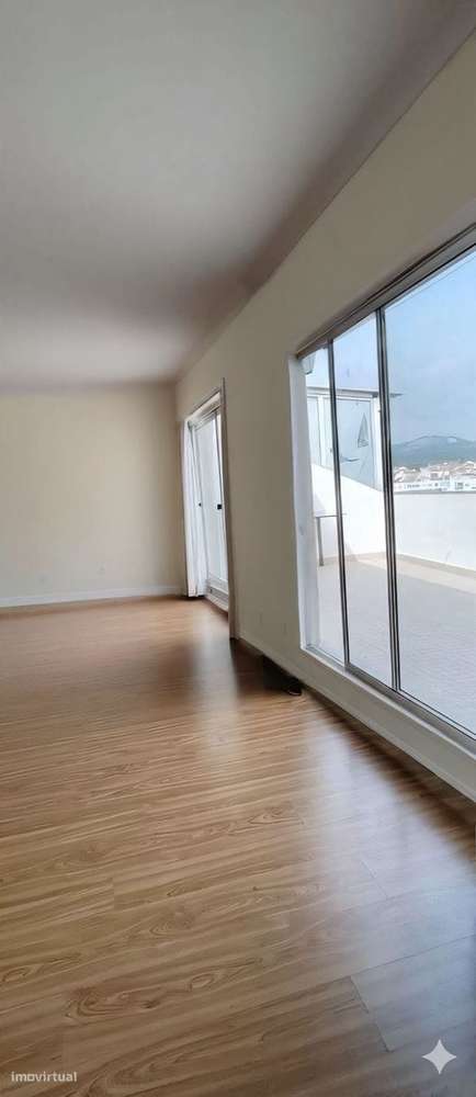 Loft /Atelier T1+1 Oportunidade de investimento na Povoa de Santa Iria - Grande imagem: 3/26