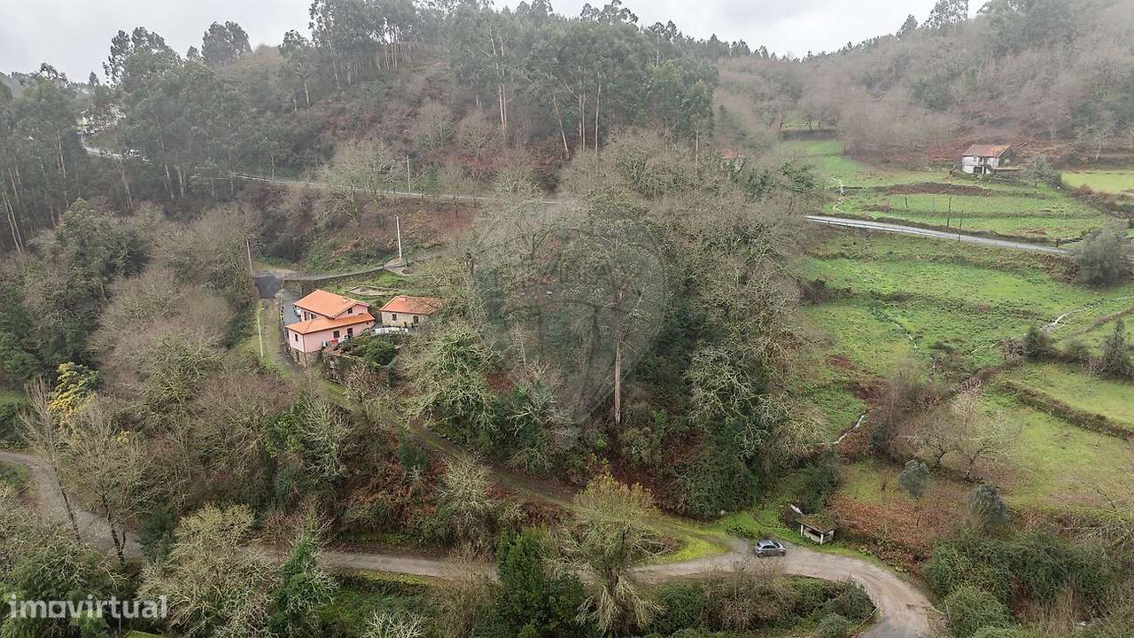 MORADIA PARA RESTAURO EM VILA VERDE-9