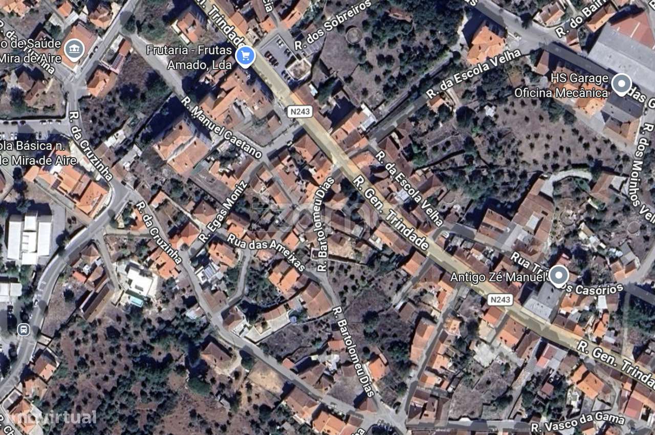 Moradia para recuperar no centro de Mira de Aire-13