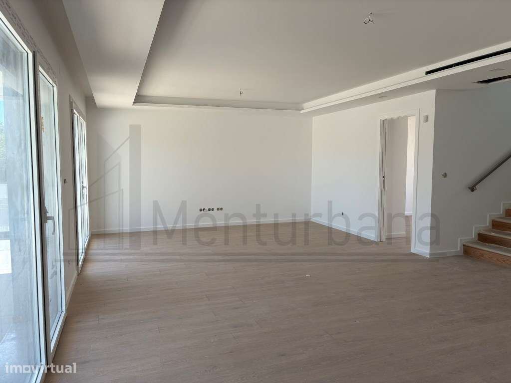 FANTÁSTICA MORADIA COM PISCINA EM MANIQUE - CASCAIS-22