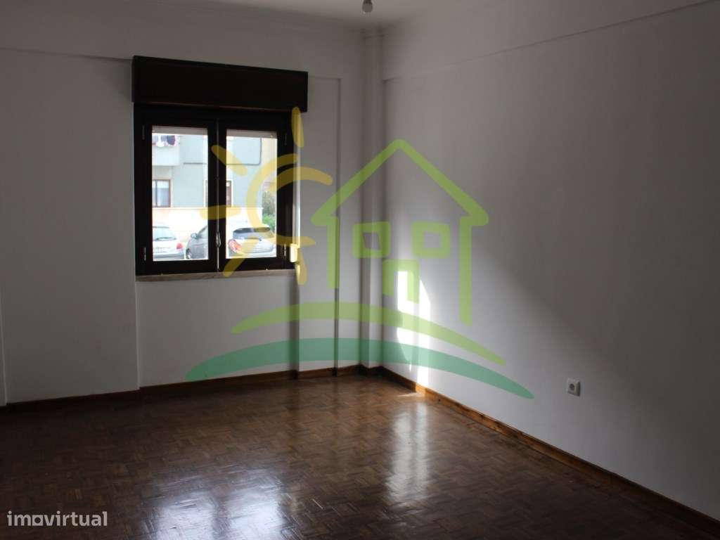 T1 Olival Basto a 10 minutos a pé do metro - Sr. Roubado-14