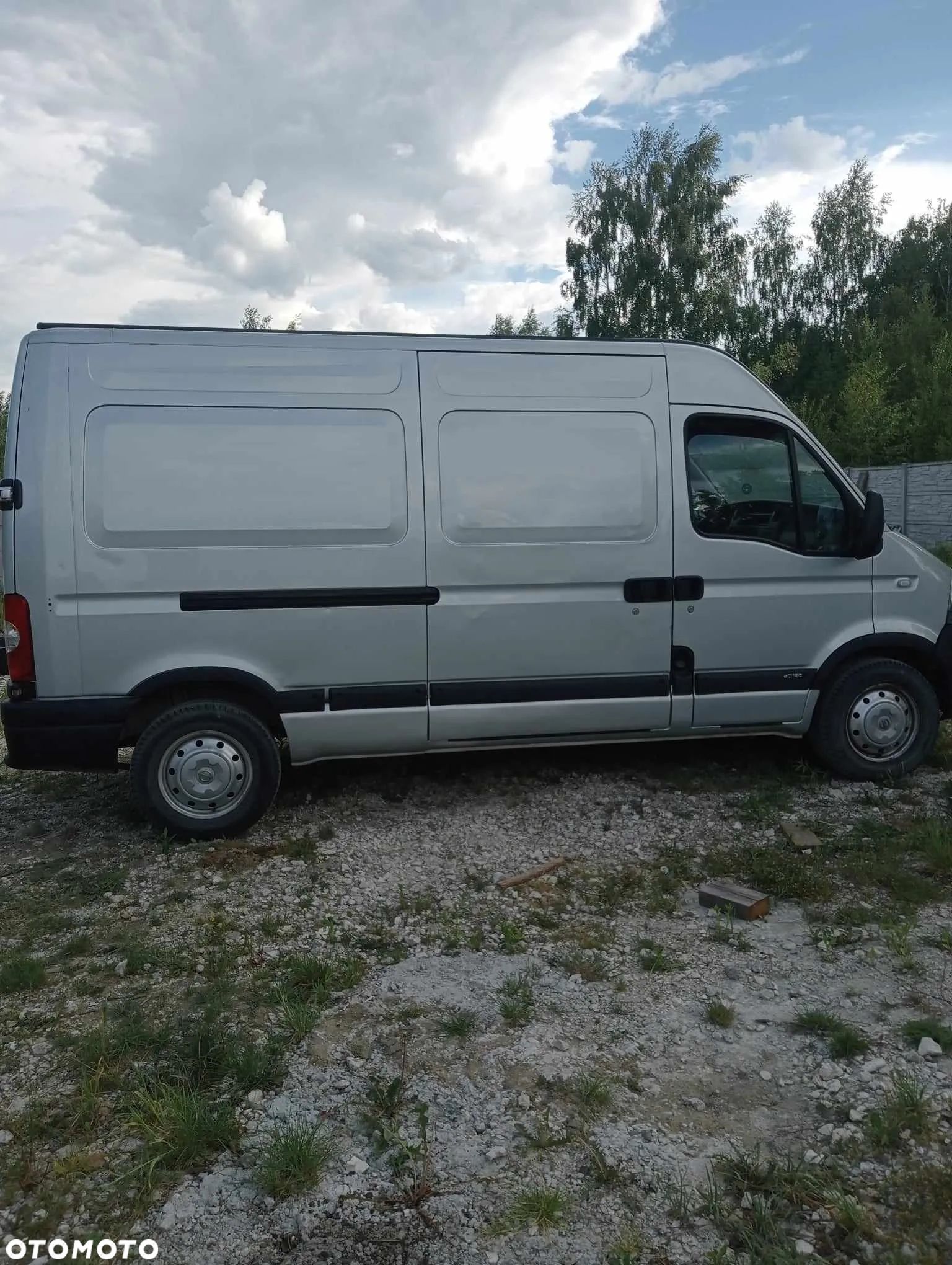 Nissan INTERSTAR - 1