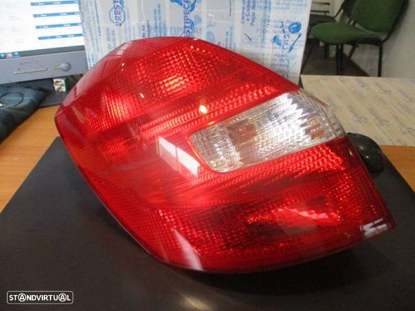 Farol Tras Stop2643 SKODA FABIA 2 SW 2011 1.6TDI 90CV 5P CINZA ESQ - 1