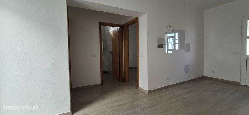 T2 renovado Faro Alto Rodes - Grande imagem: 4/4