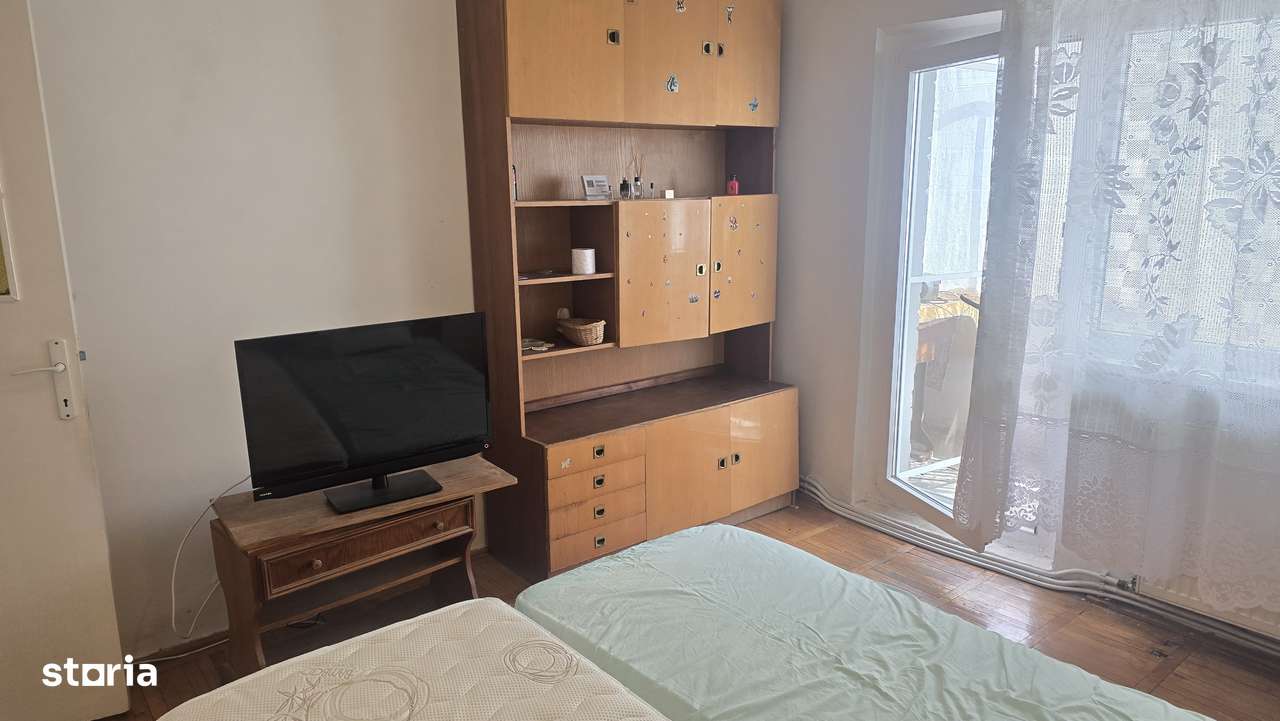 Vand apartament 2 camere dec. in Deva, Zamfirescu, 2 balcoane, etaj 1,-10