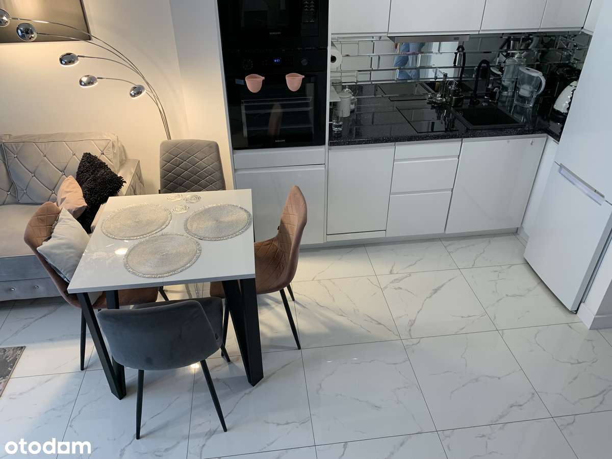 Piękny segment z ogródkiem i 2 miejscami parkingowymi - Pełny obrazek: 5/15