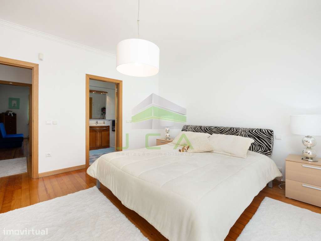 Moradia V4 com piscina e terreno a 15min de Leiria-27