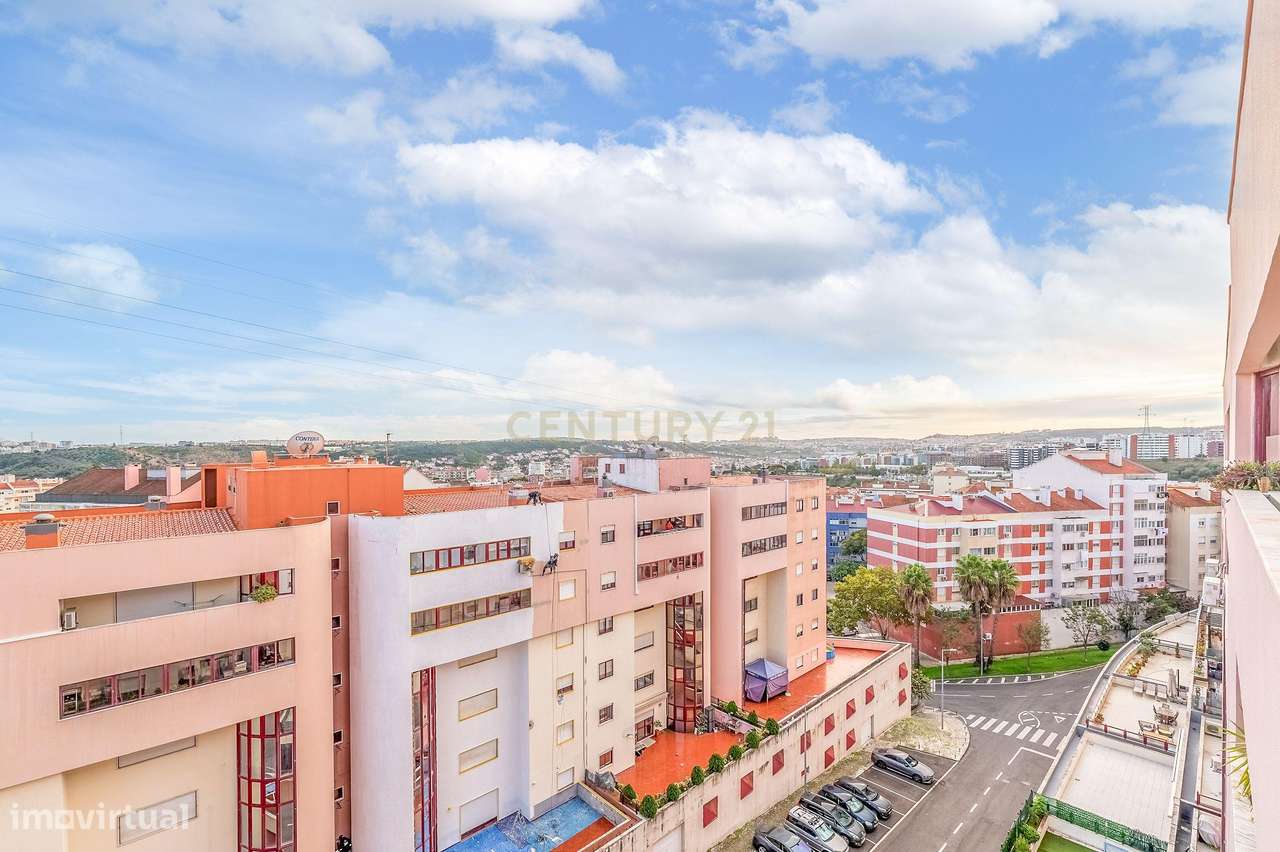 Apartamento T3, com Box de 85 m2 e Arrecadação em Odivelas-24