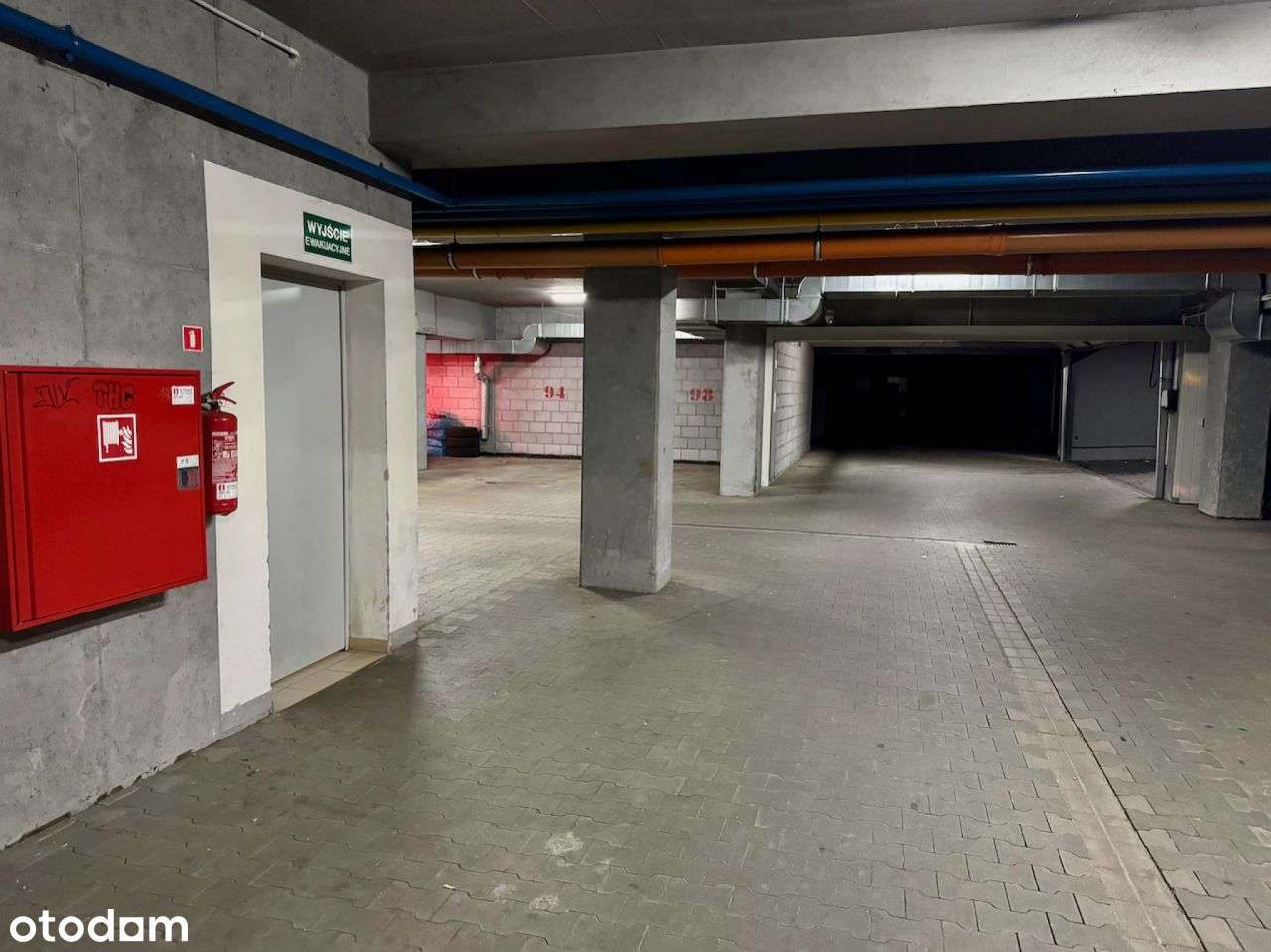 Miejsce Postojowe Hala Garażowa, Daszyńskiego-11