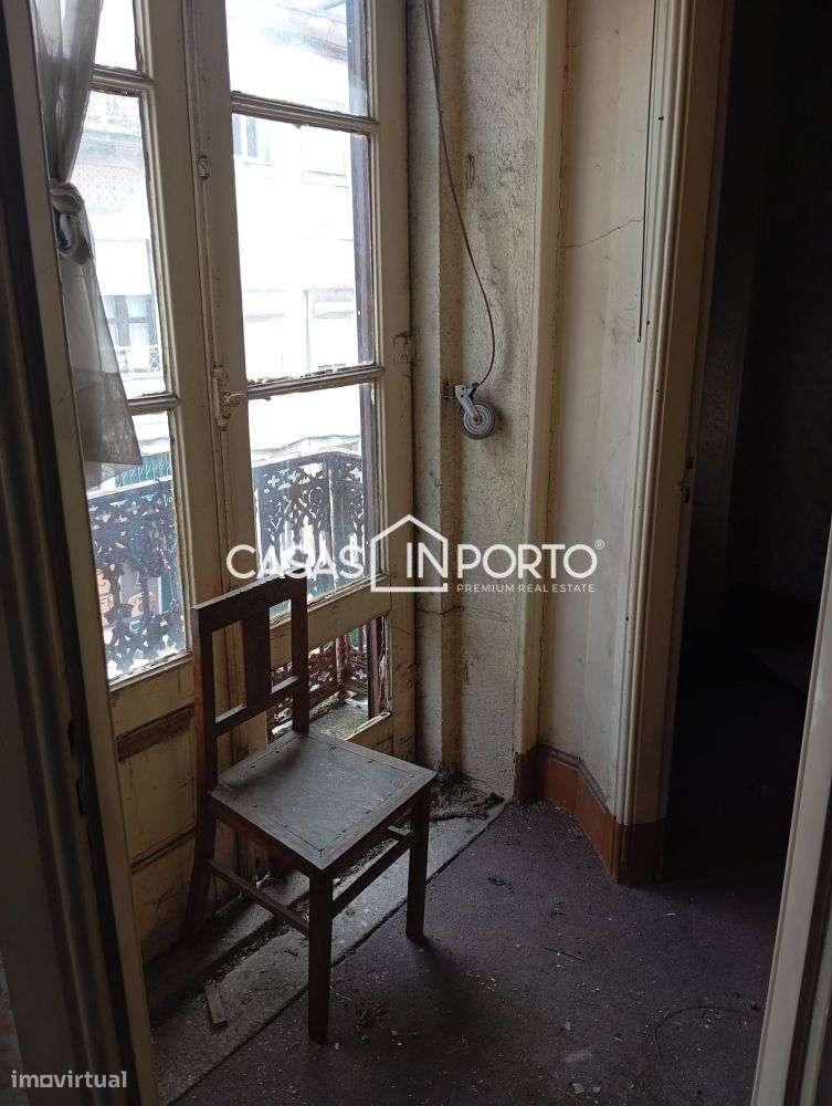 Prédio com Projecto Aprovado no Coração do Porto - Grande imagem: 2/36