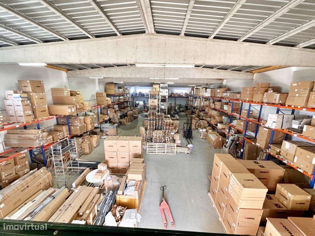 Armazém e escritório no Centro Empresarial Sintra Estoril com 1200 m2-13