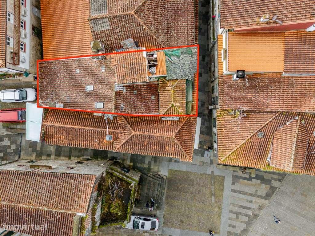 Prédio com Comércio e Habitação no Centro Histórico de Ponte de Lima - Grande imagem: 5/26