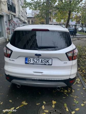 Ford Kuga 1.5 EcoBoost 4WD Aut. Titanium - 4