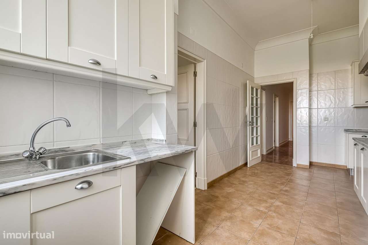 Apartamento T3 na Praça Francisco Sá Carneiro - Grande imagem: 4/22