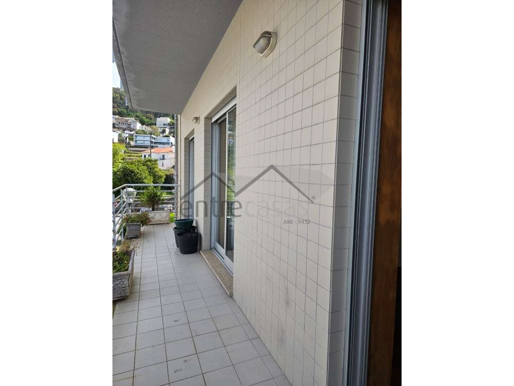 Meadela - Apartamento T3 em Condomínio Fechado-12
