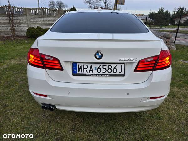 BMW Seria 5 528i Touring Luxury Line - 13