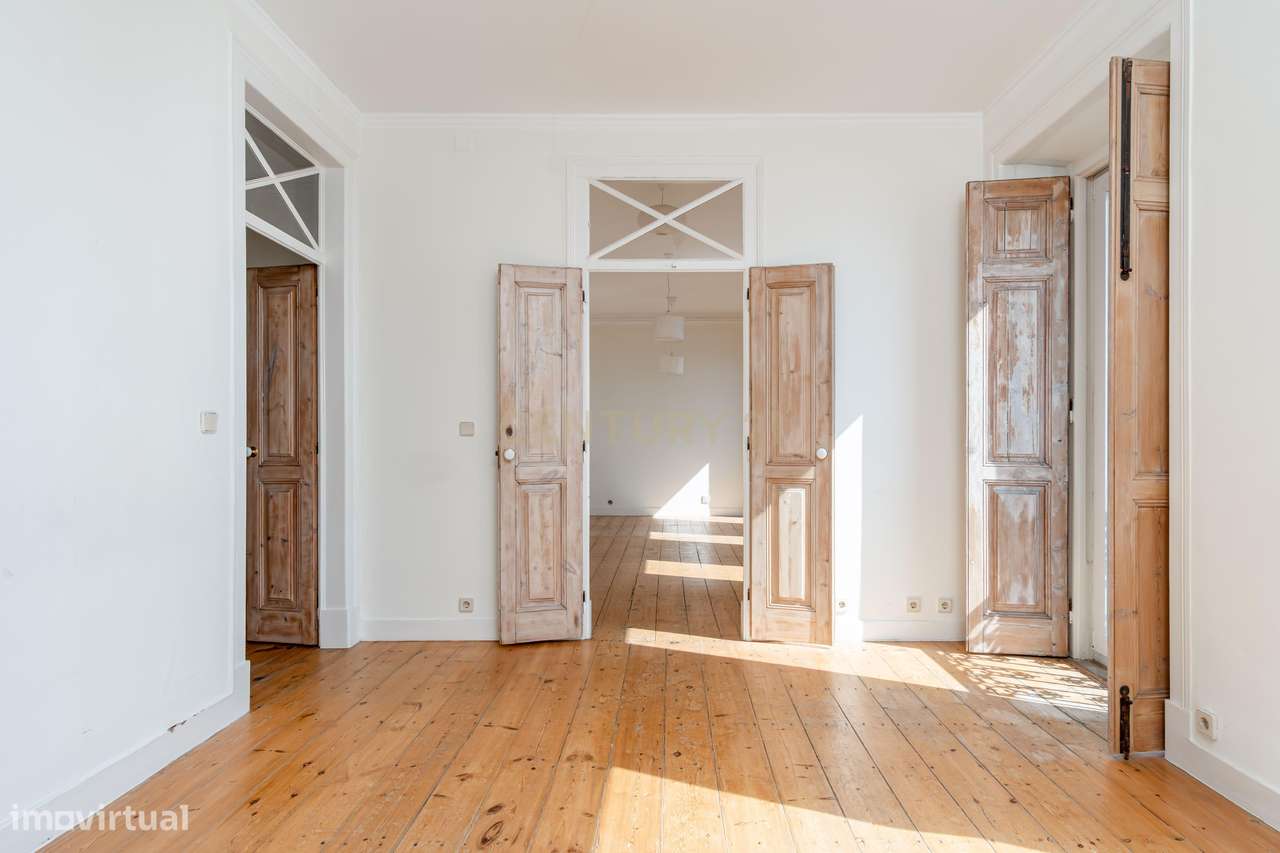 Espetacular apartamento T4 com vista deslumbrante sobre o rio Tejo – C-8