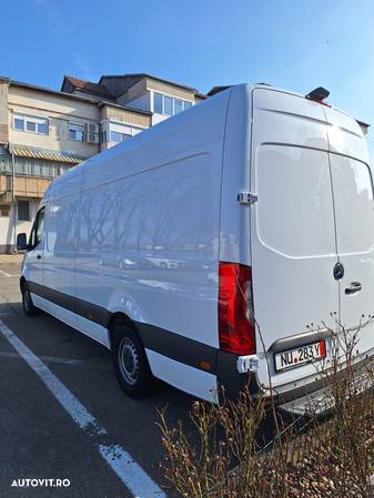 Mercedes-Benz Sprinter - 11