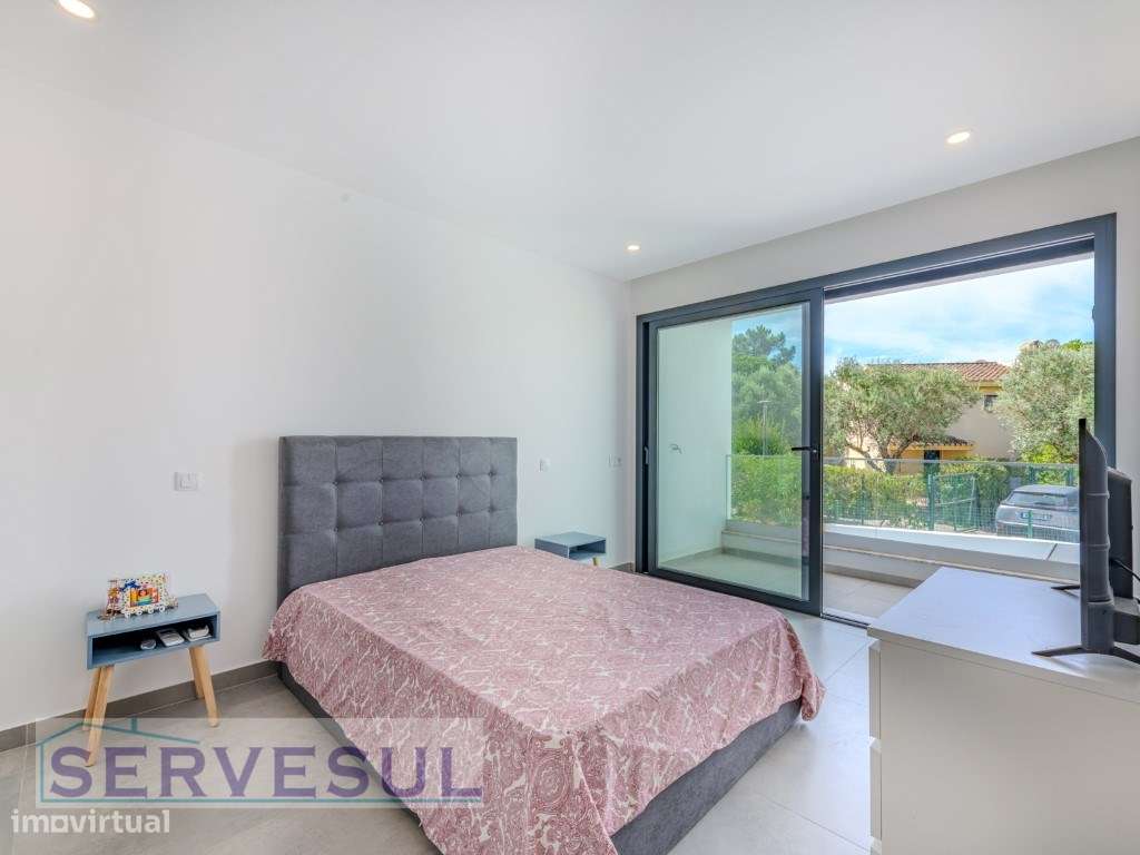 Moradia Moderna Geminada composta por 4 quartos e piscina privada, ...-36