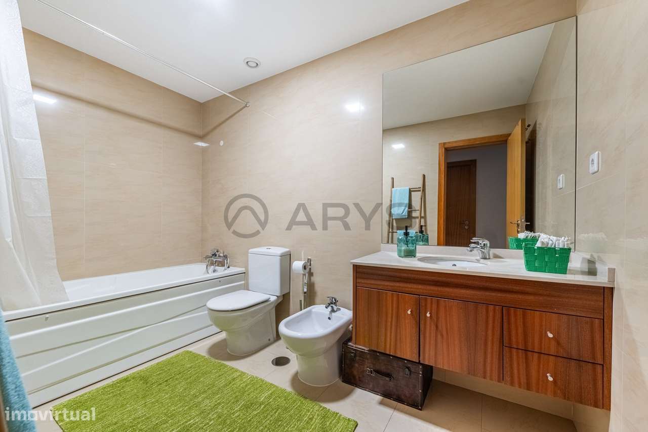 Apartamento T4 localizado no coração da cidade de Braga-14