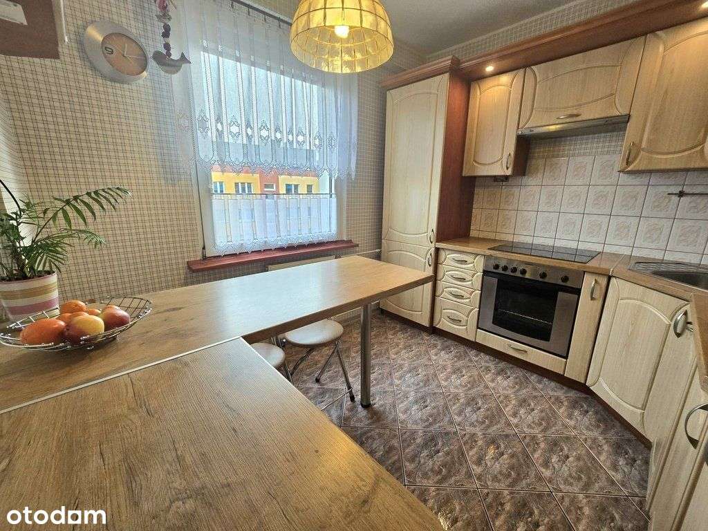 Zadbane trzypokojowe mieszkanie-7