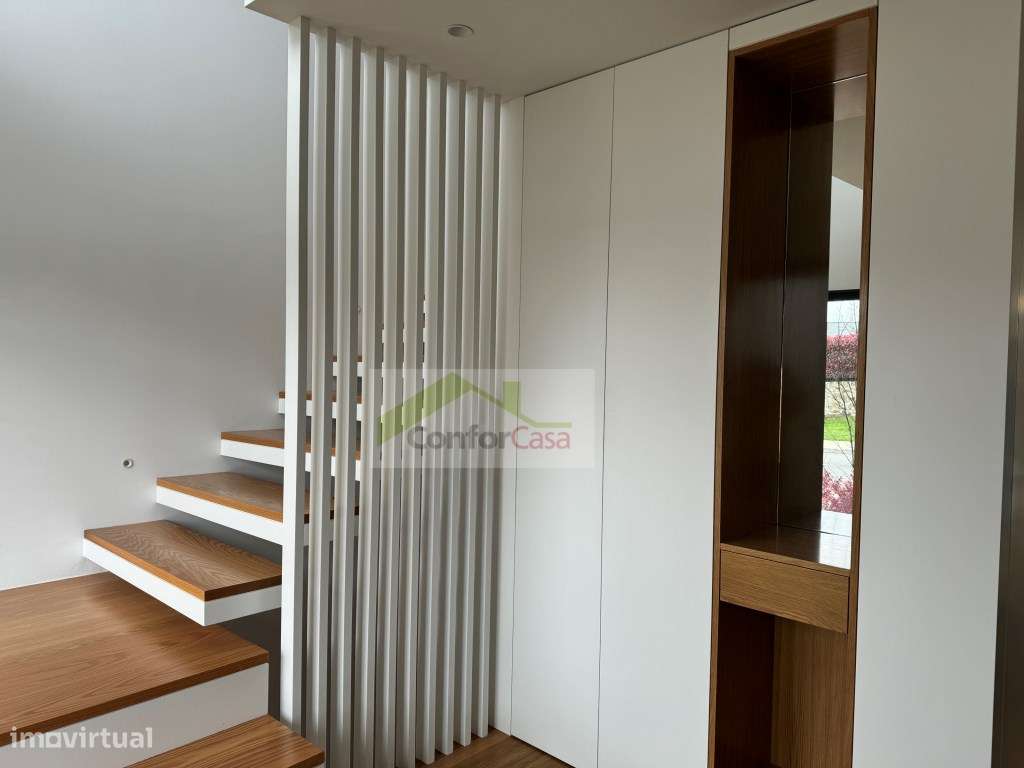 Moradias Luxuosas Novas T3 em Palmeira - Braga, com Jardim e Suítes-19