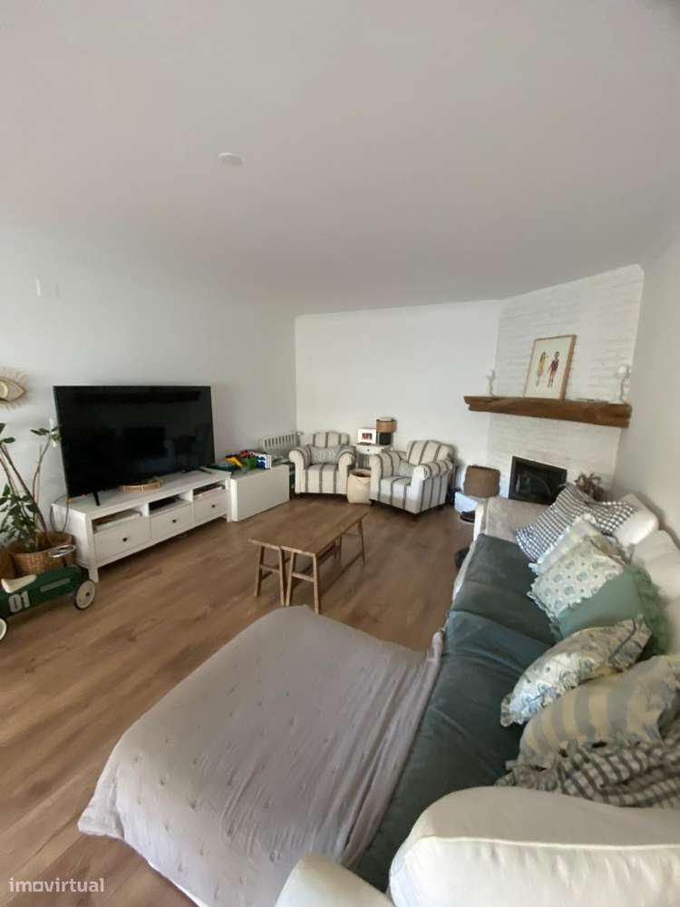 T2 + Studio T1 com terraço amplo - Grande imagem: 3/28