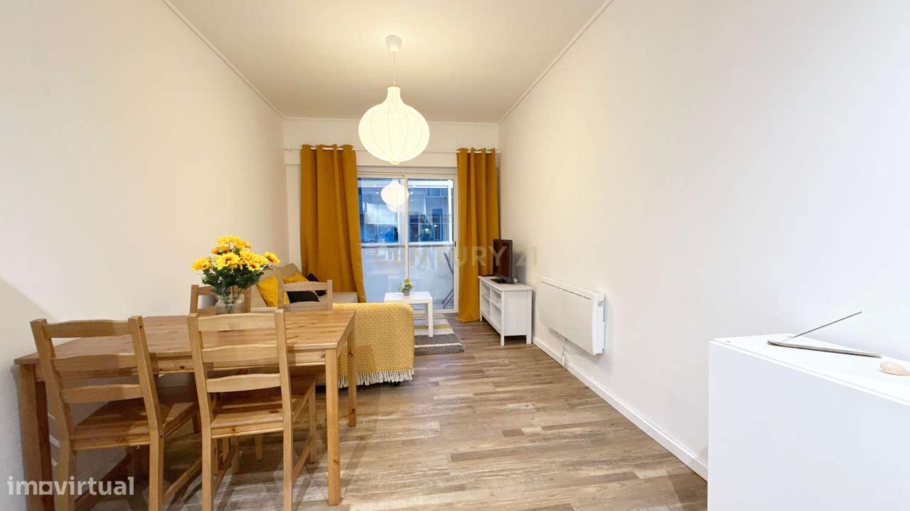 Apartamento T1 Convertido em T2 - Covelo - Grande imagem: 2/15