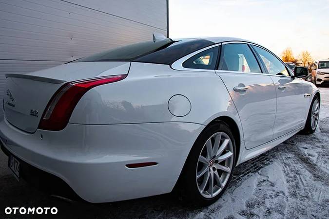 Jaguar XJ 3.0 T AWD R-Sport - 10