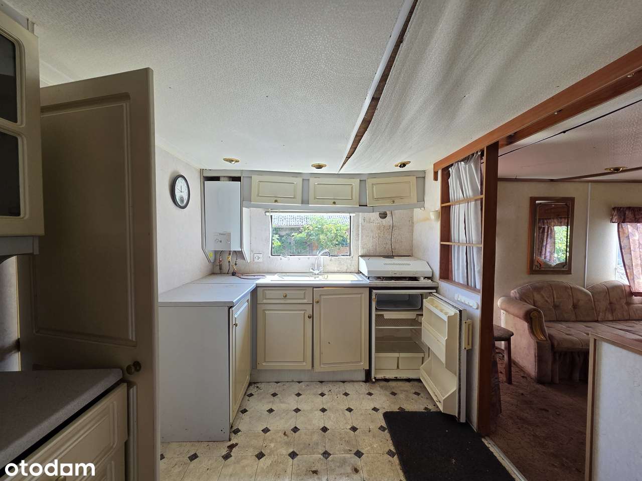 Atrakcyjna, uzbrojona działka pod budowę domu z prywatnym lasem-6