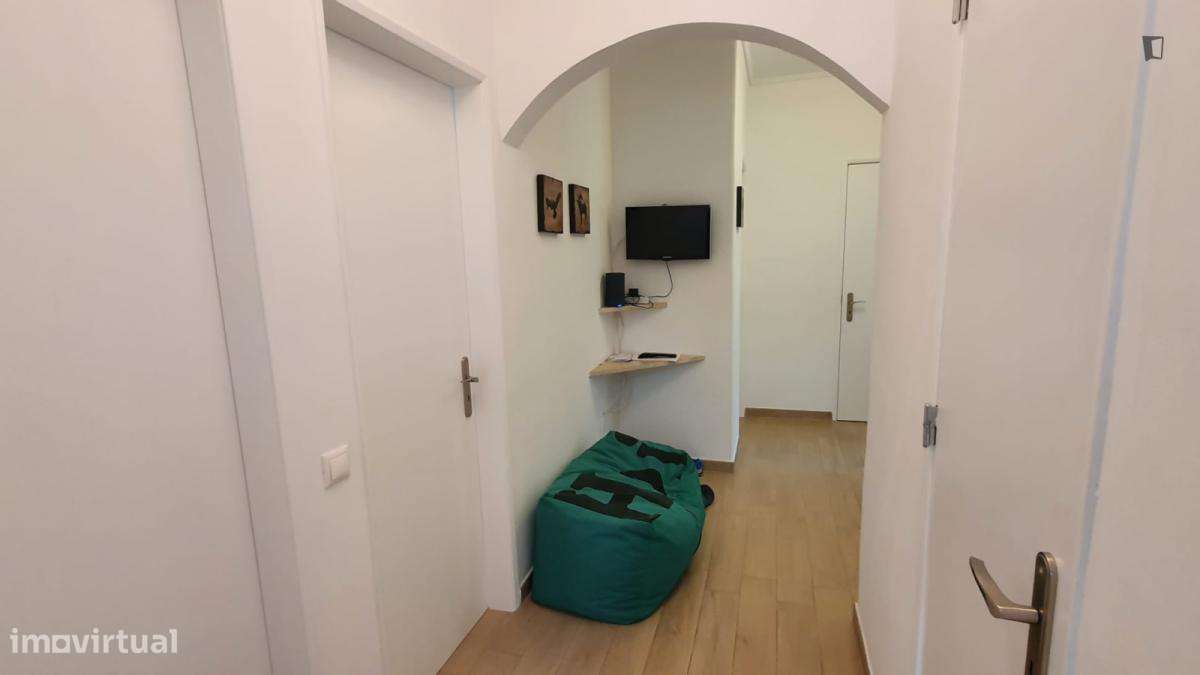 Quarto - localizado em Oeiras Lisbon - Grande imagem: 2/9