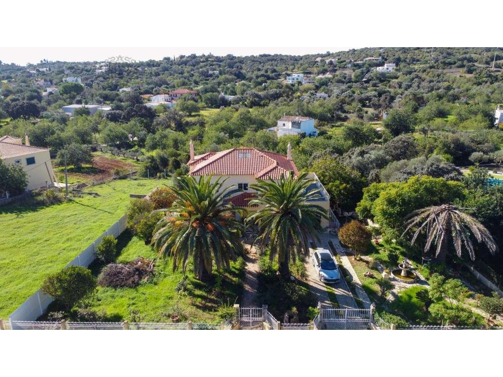 Moradia Isolada de 4 Quartos para venda no Centro de Bordeira, Sant... - Grande imagem: 5/29