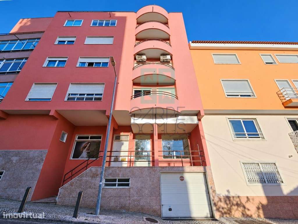 Loja comercial com 50m2, montra, zona movimentada, no Cacém, Sintra-7