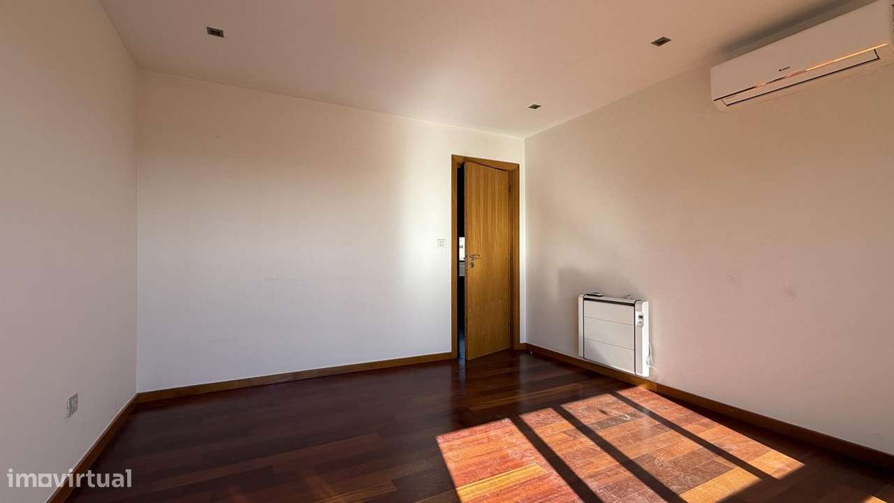 Apartamento T3 Duplex (Terraço e Vista Mar)-20
